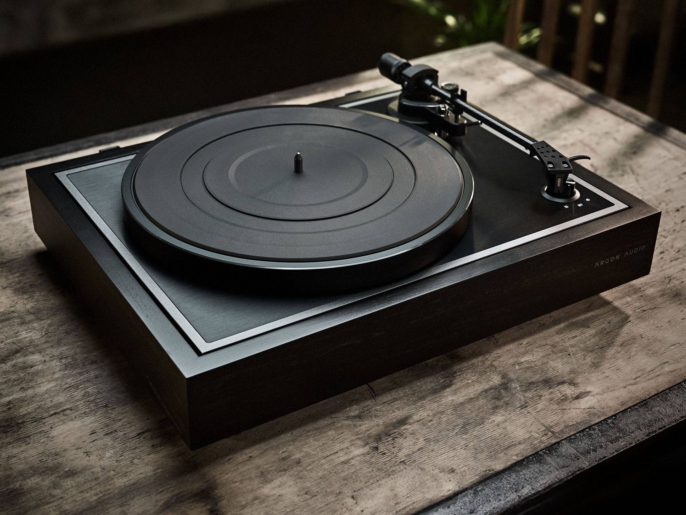 high-end-2025-tt-signature-la-platine-haut-de-gamme-sign-e-argon