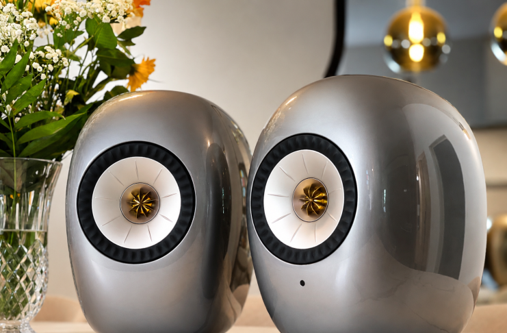 Test KEF LS LUXE : jusqu’où peut aller une enceinte hi-fi connectée ?